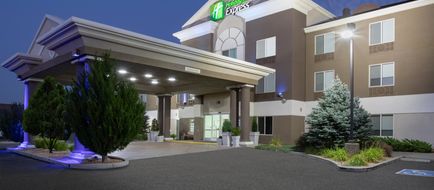 Holiday Inn Express Exterior