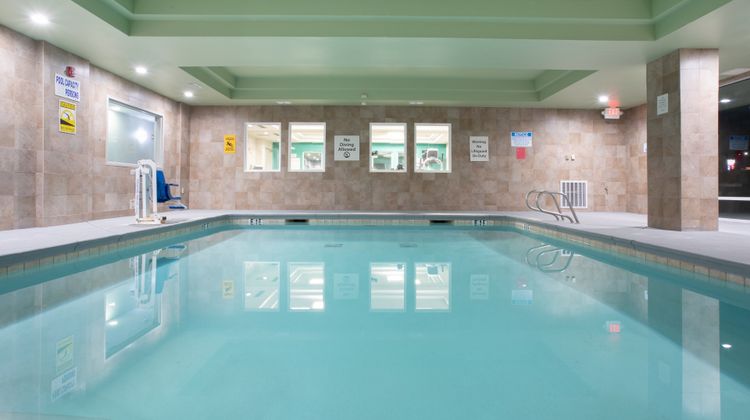 Holiday Inn Express Pool