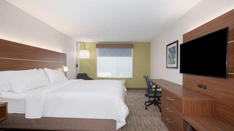 Holiday Inn Express Suite