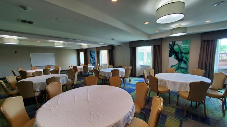 Holiday Inn Express & Suites Pearland Meeting