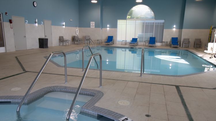Holiday Inn Express & Suites Pool