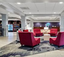 Holiday Inn Crystal Lake Lobby