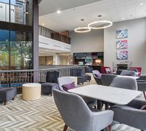 Holiday Inn Crystal Lake Lobby