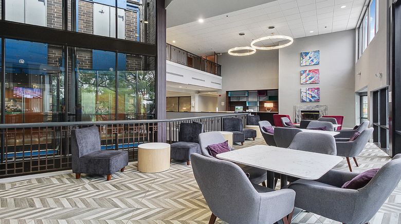 <b>Holiday Inn Crystal Lake Lobby</b>. Images powered by <a href="https://www.leonardoworldwide.com/" title="Leonardo Worldwide" target="_blank">Leonardo</a>.