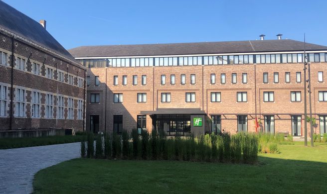 Holiday Inn Exterior