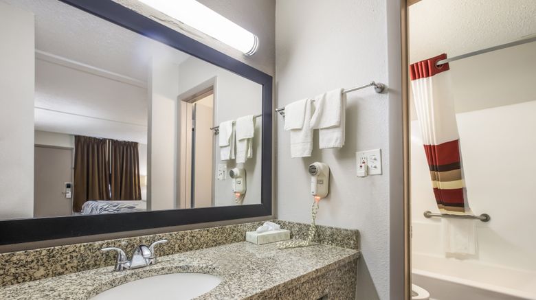 <b>Red Roof Inn Savannah-Richmond Hill/I-95 Room</b>. Images powered by <a href="https://www.leonardoworldwide.com/" title="Leonardo Worldwide" target="_blank">Leonardo</a>.