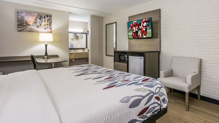 Red Roof Inn Savannah-Richmond Hill/I-95 Room
