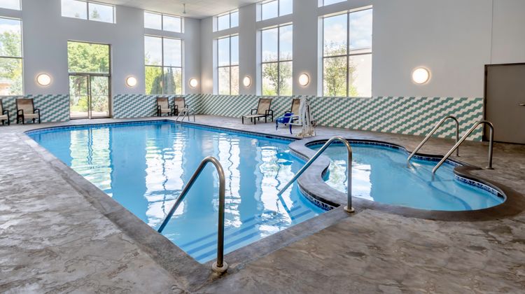 Holiday Inn & Suites Pool