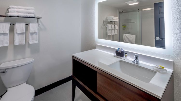 Holiday Inn & Suites Room