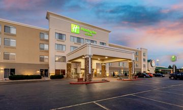Holiday Inn & Suites