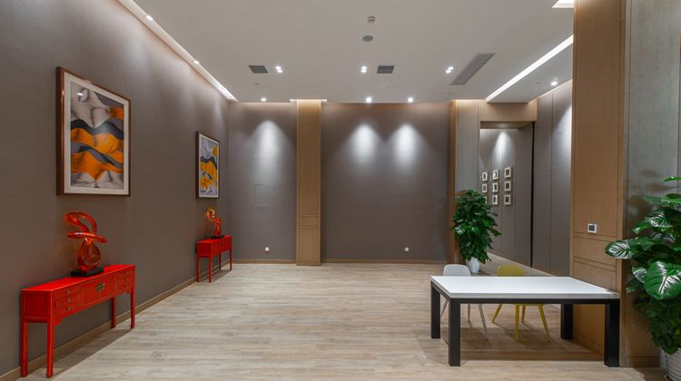 Holiday Inn Riverside Wuhan Meeting