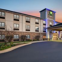 Holiday Inn Express Marshall