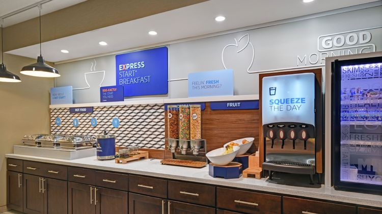 Holiday Inn Express Marshall Restaurant