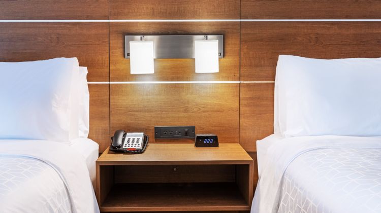 Holiday Inn Express & Stes Denton/Sanger Room