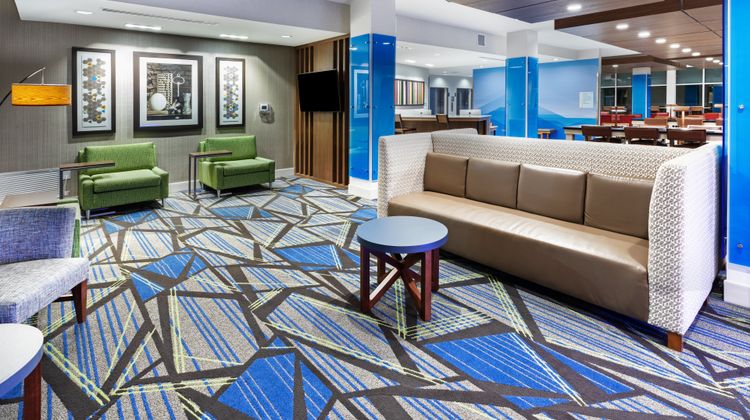 Holiday Inn Express & Stes Denton/Sanger Lobby