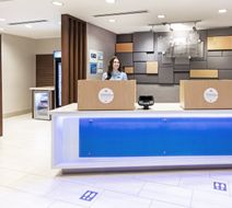 Holiday Inn Express & Stes Denton/Sanger Lobby