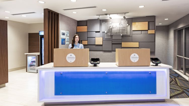 Holiday Inn Express & Stes Denton/Sanger Lobby