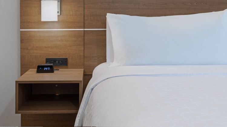 Holiday Inn Express & Stes Denton/Sanger Room