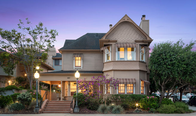 Victorian Inn Exterior