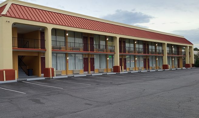 Red Roof Inn Tifton Exterior