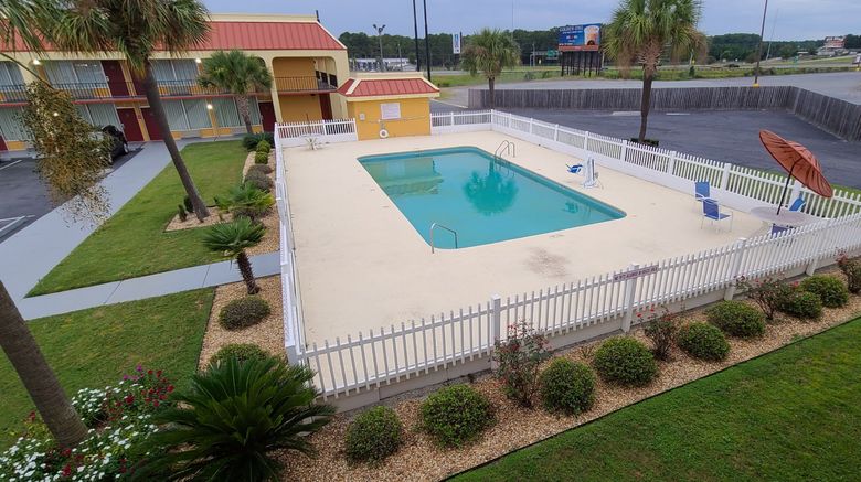 <b>Red Roof Inn Tifton Pool</b>. Images powered by <a href="https://www.leonardoworldwide.com/" title="Leonardo Worldwide" target="_blank">Leonardo</a>.