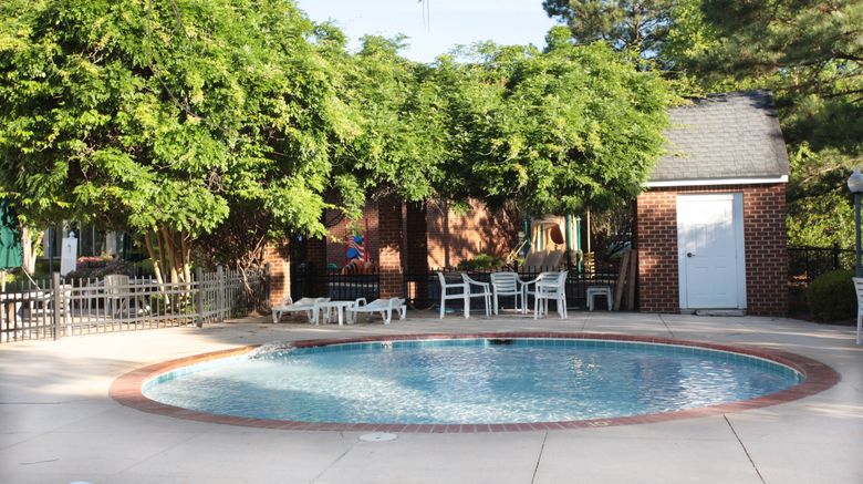<b>Williamsburg Plantation Resort Pool</b>. Images powered by <a href="https://www.leonardoworldwide.com/" title="Leonardo Worldwide" target="_blank">Leonardo</a>.