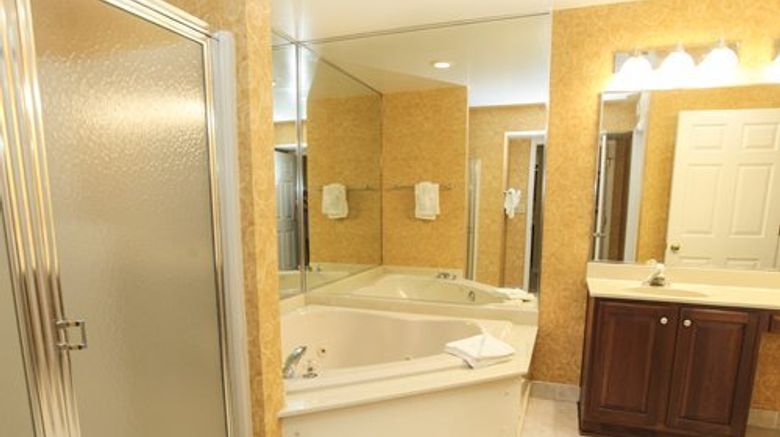 <b>Williamsburg Plantation Resort Room</b>. Images powered by <a href="https://www.leonardoworldwide.com/" title="Leonardo Worldwide" target="_blank">Leonardo</a>.