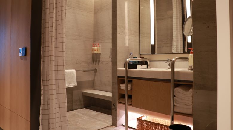 <b>Crowne Plaza Shenzhen Nanshan Room</b>. Images powered by <a href="https://www.leonardoworldwide.com/" title="Leonardo Worldwide" target="_blank">Leonardo</a>.