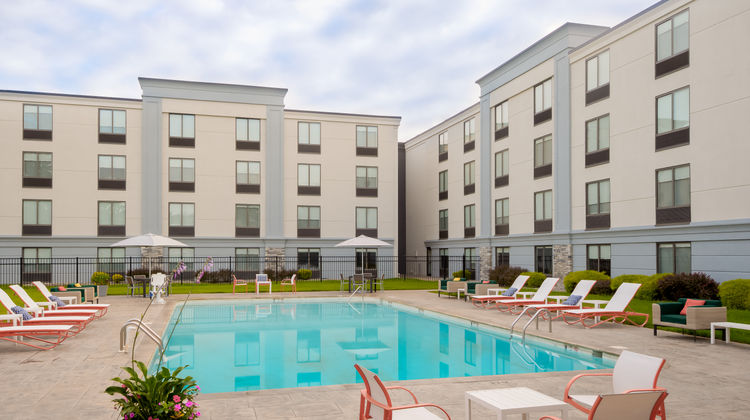Holiday Inn East Windsor Pool