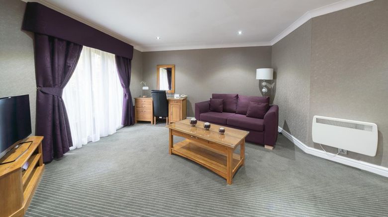 <b>The Everglades Park Hotel Suite</b>. Images powered by <a href="https://www.leonardoworldwide.com/" title="Leonardo Worldwide" target="_blank">Leonardo</a>.
