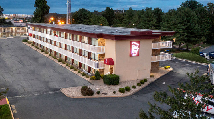 Red Roof Inn Charlottesville Exterior