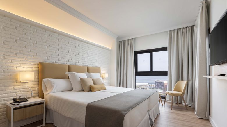<b>AluaSoul Orotava Valley Room</b>. Images powered by <a href="https://www.leonardoworldwide.com/" title="Leonardo Worldwide" target="_blank">Leonardo</a>.