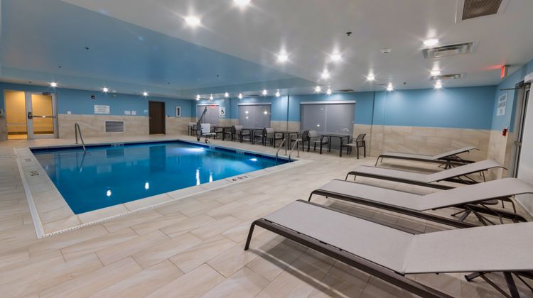Holiday Inn Express & Suites-Univ Area Pool