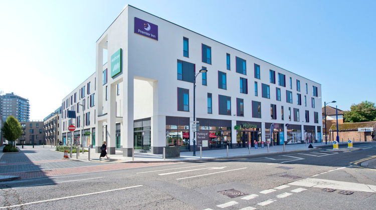 Premier Inn Addlestone Exterior