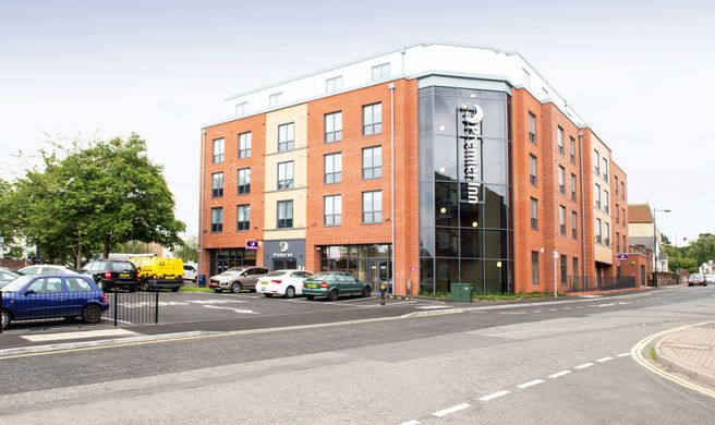 Premier Inn Basingstoke Town Centre Exterior