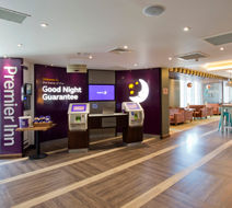Premier Inn Bedford Town Ctr (Riverside) Lobby