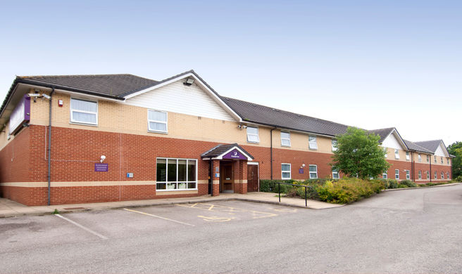 Premier Inn Bradford South Exterior