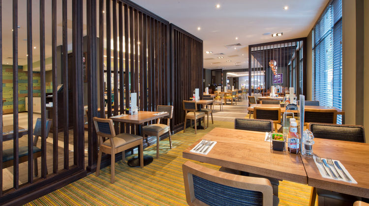 Premier Inn Bristol City Ctr Finzel Lobby