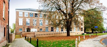 Premier Inn Bury St Edmunds Town Centre Exterior