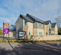Premier Inn Cirencester Exterior