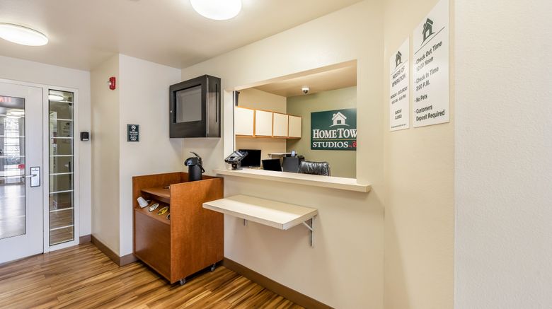 <b>HomeTowne Studios Columbus Lobby</b>. Images powered by <a href="https://www.leonardoworldwide.com/" title="Leonardo Worldwide" target="_blank">Leonardo</a>.
