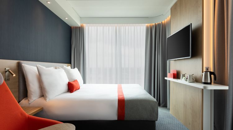 Holiday Inn Express North Riverside Room