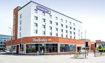 Premier Inn Farnborough Town Centre