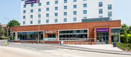 Premier Inn Farnborough Town Centre Exterior