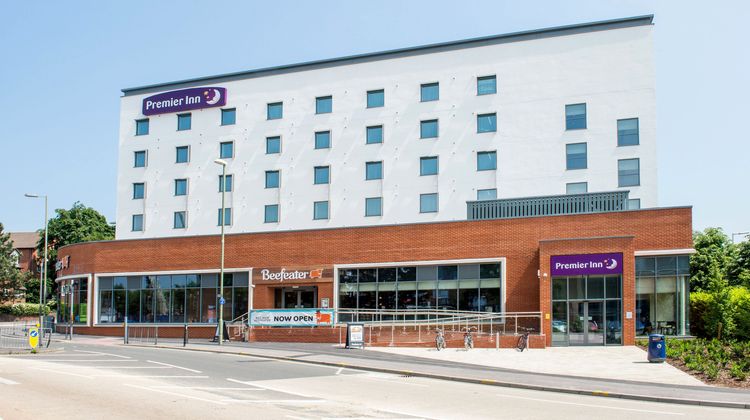 Premier Inn Farnborough Town Centre Exterior