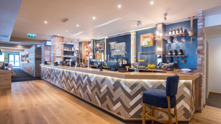 Premier Inn Farnborough Town Centre Lobby