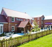 Premier Inn Farnham Exterior