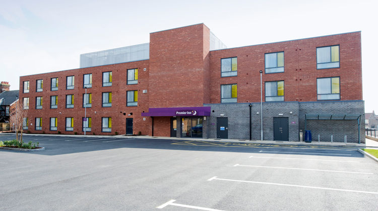 Premier Inn Felixstowe Town Centre Exterior