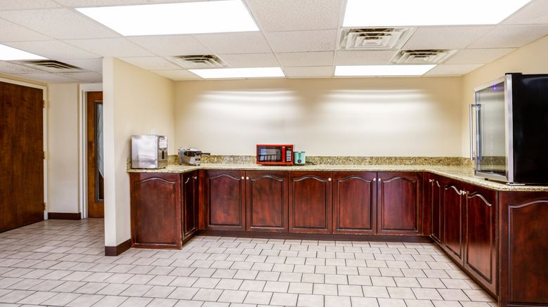 <b>Red Roof Inn Fayetteville I-95 Restaurant</b>. Images powered by <a href="https://www.leonardoworldwide.com/" title="Leonardo Worldwide" target="_blank">Leonardo</a>.