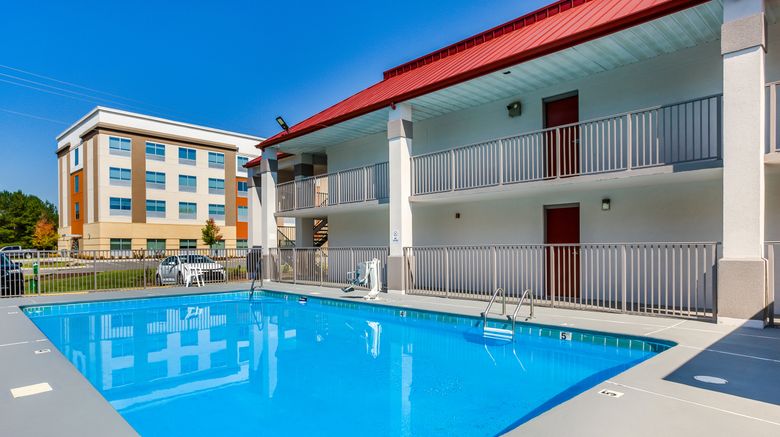 <b>Red Roof Inn Fayetteville I-95 Pool</b>. Images powered by <a href="https://www.leonardoworldwide.com/" title="Leonardo Worldwide" target="_blank">Leonardo</a>.